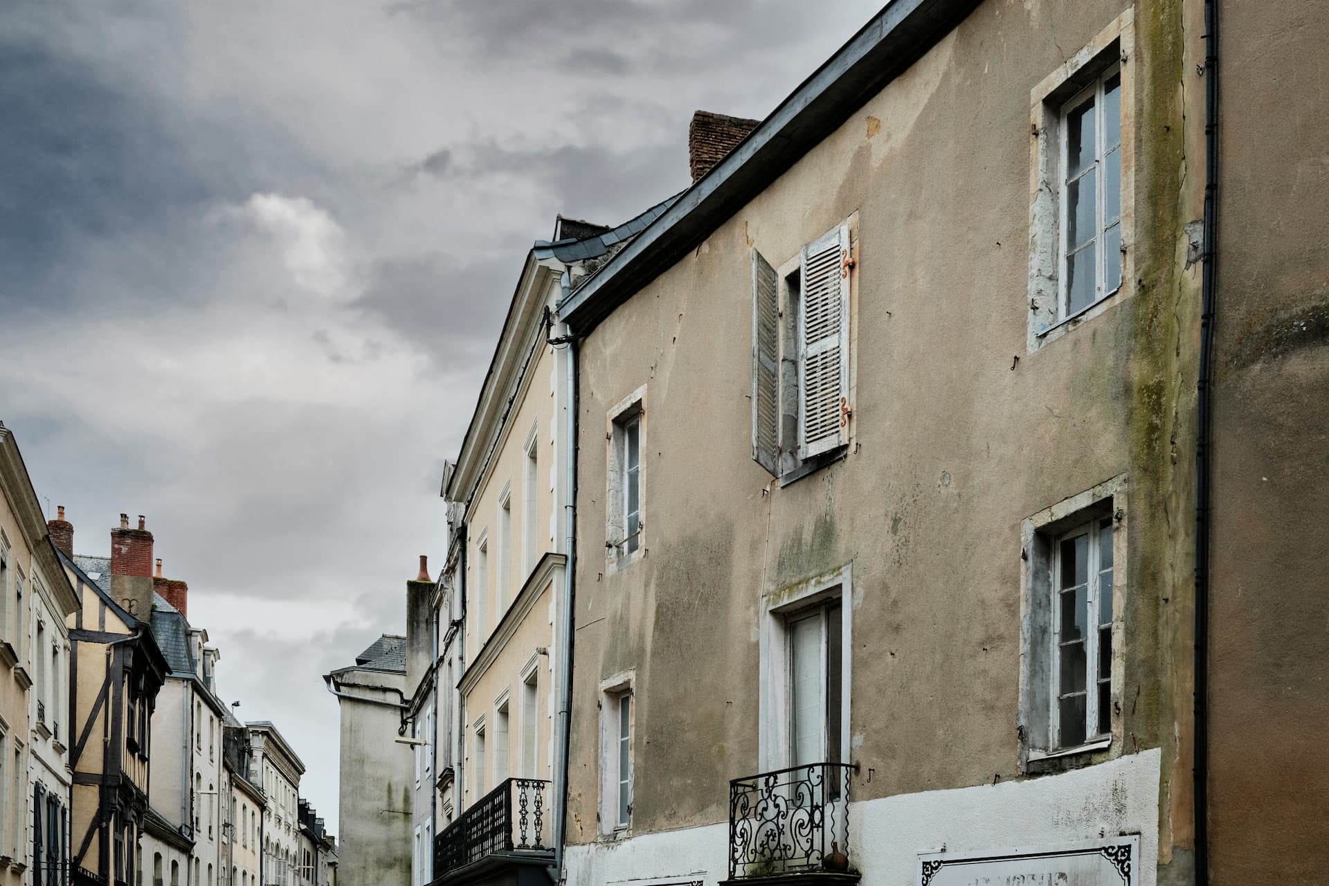 Immobilier : les copropri&eacute;t&eacute;s insalubres au c&oelig;ur d'un nouveau projet de loi - Defiscalisation.immo