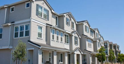 Maison dans quartier résidentiel